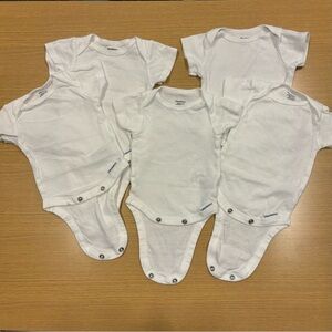 Gerber Newborn Short Sleeve Onsie Bundle of 5